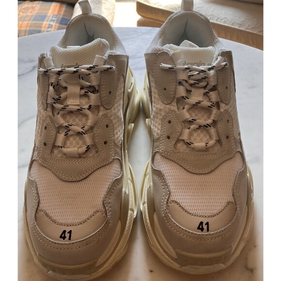 Balenciaga Triple S  White Size 8 Men Beige /  Cream Sole EU 41  EUC  483546 - Picture 1 of 15